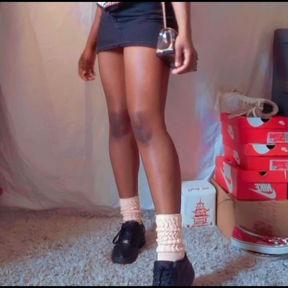 Black mini fitted skirt wrist high - Picture 2 of 2